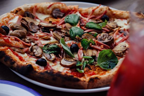 Pappas Pizza på Sørens Værtshus i Snogebæk på Bornholm.