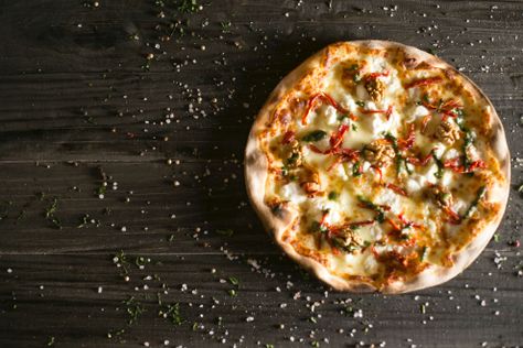 Pizza fra stenovn på Bornholm - Sørens Værtshus i Snogebæk.